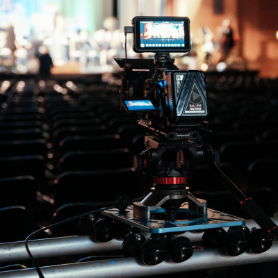 Slider-Kamera bei einer Livestream-Produktion